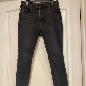 COPY - Women’s Hollister Black Jeans Size 7S (28W x 26L) Like New Condition)